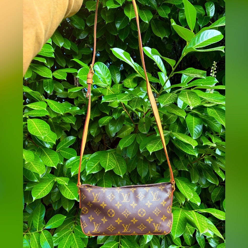 9.5/10 LV Louis Vuitton crossbody